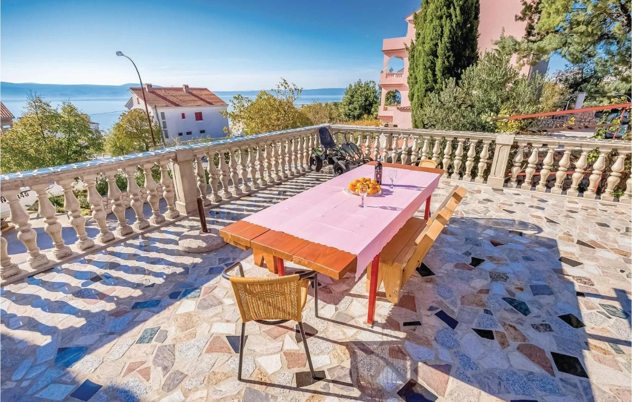 Beautiful Apartment In Novi Vinodolski Bagian luar foto