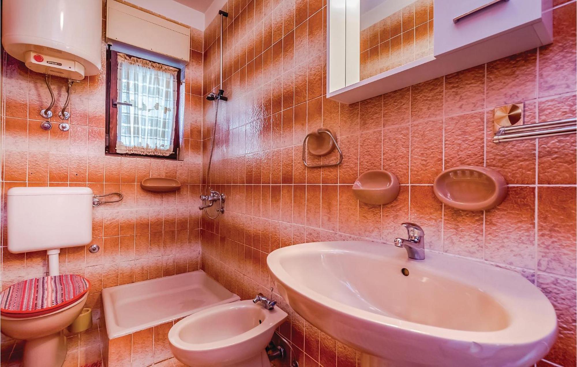 Beautiful Apartment In Novi Vinodolski Bagian luar foto