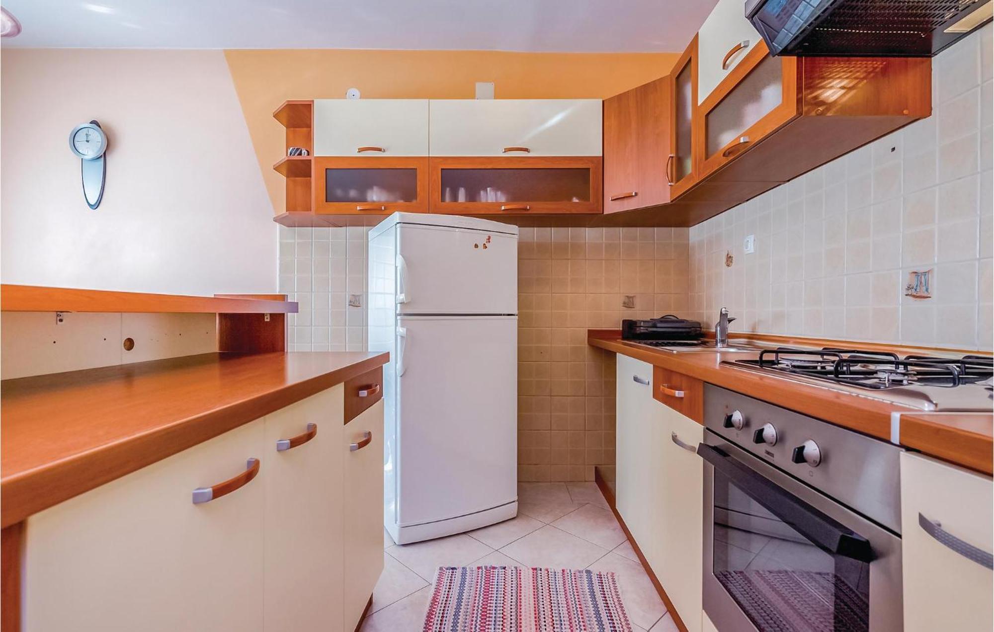 Beautiful Apartment In Novi Vinodolski Bagian luar foto
