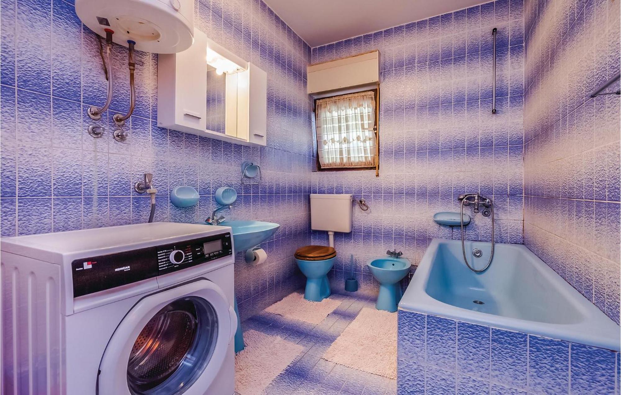 Beautiful Apartment In Novi Vinodolski Bagian luar foto