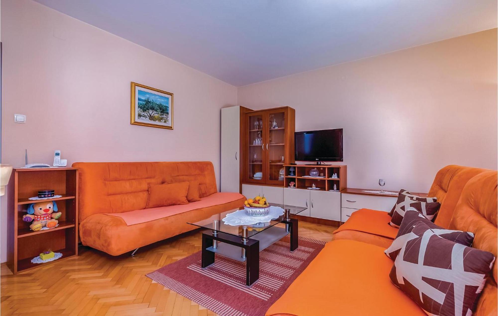 Beautiful Apartment In Novi Vinodolski Bagian luar foto